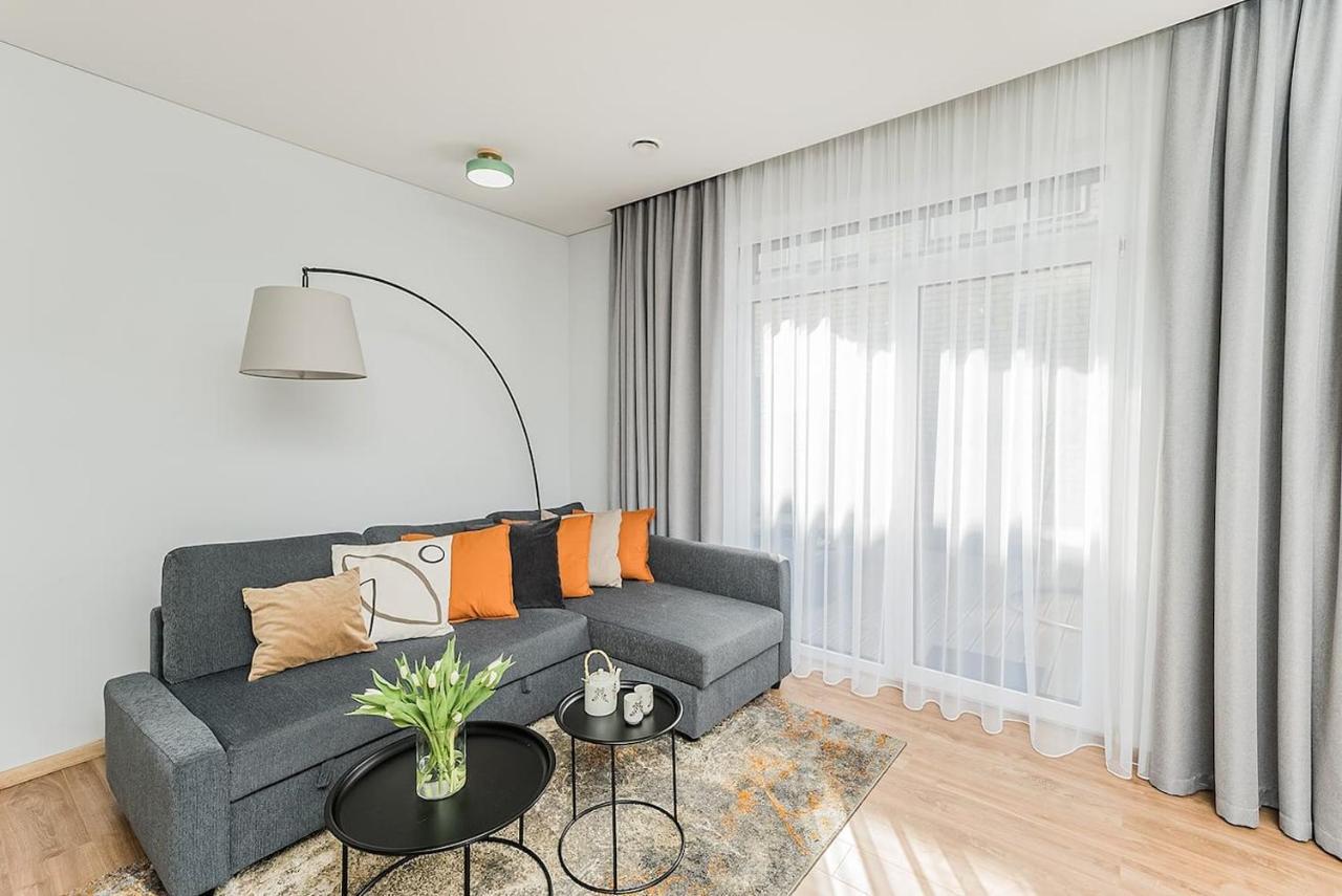 Lovely Apartment With Private Terrace By Urban Rent カウナス エクステリア 写真