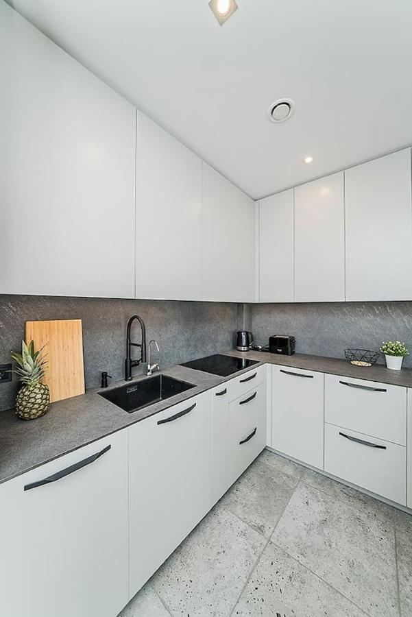 Lovely Apartment With Private Terrace By Urban Rent カウナス エクステリア 写真