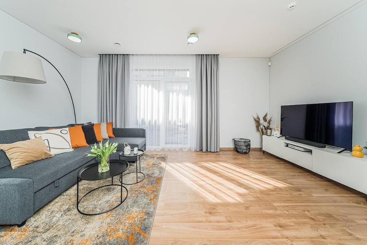 Lovely Apartment With Private Terrace By Urban Rent カウナス エクステリア 写真