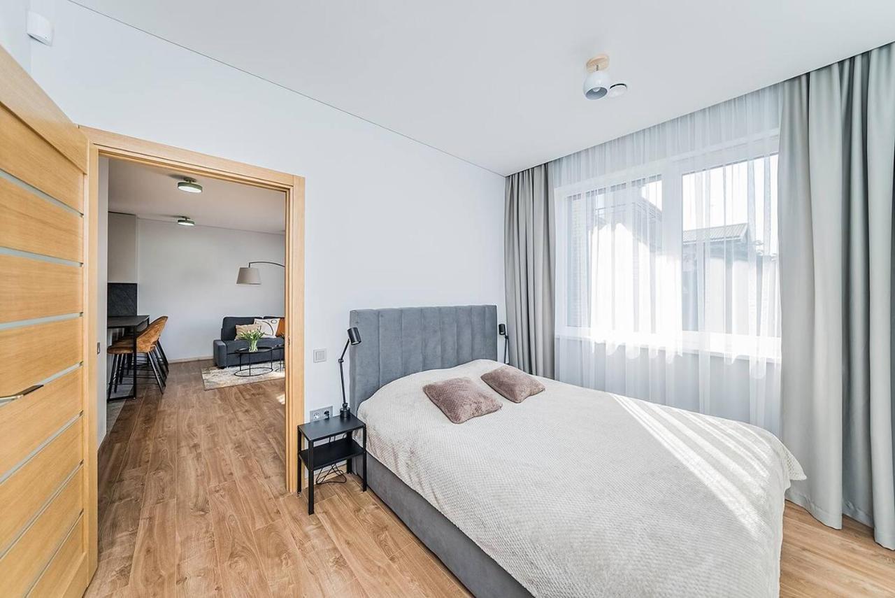 Lovely Apartment With Private Terrace By Urban Rent カウナス エクステリア 写真